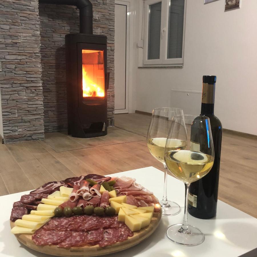 Vikendica Bruse Villa Jaklici Ngoại thất bức ảnh
