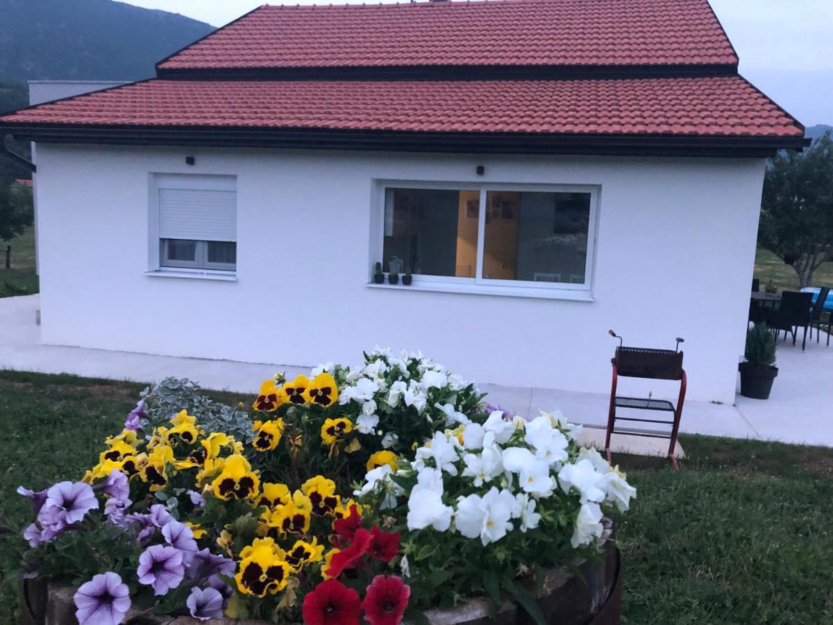 Vikendica Bruse Villa Jaklici Ngoại thất bức ảnh