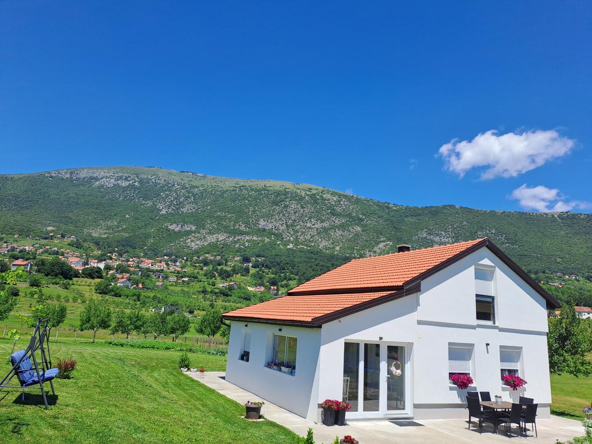 Vikendica Bruse Villa Jaklici Ngoại thất bức ảnh